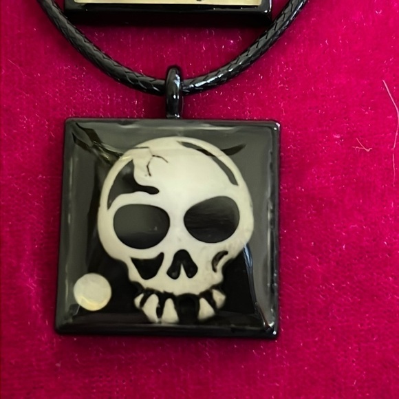RESIN Skull Necklace Set Skeleton Pendant Gothic - Picture 3 of 4